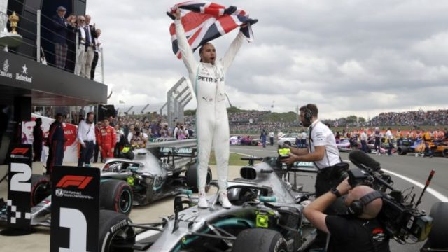 418993_lewis hamilton f1 velka cena velkej britanie 676x470.jpg