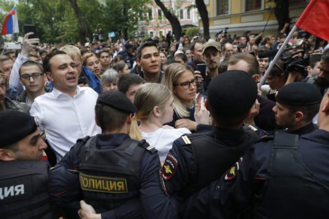 419021_russia_opposition_protest_72566 438e1409e5e243af97a4f2ebc53f06da 676x451.jpg