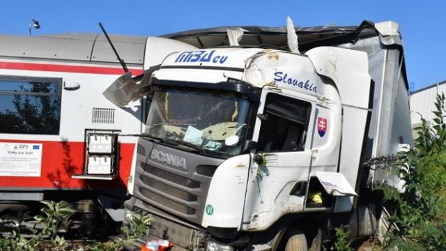 419096_vlak 1 676x462.jpg