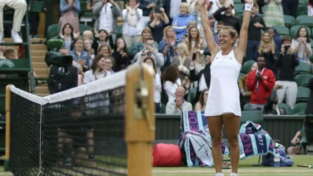 419142_barbora strycova 676x502.jpg