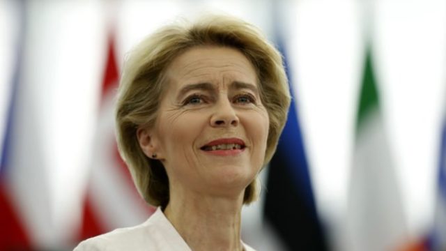 419165_ursula von der leyen 676x451.jpg