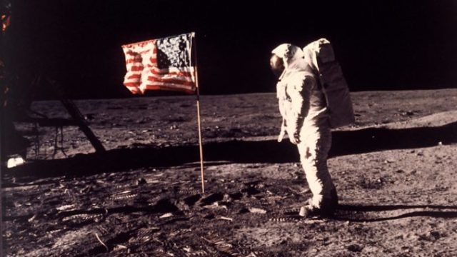 419460_tv moon_landing_specials_18113 aa8d2eae412f47518a29769fdb963e2e 676x507.jpg
