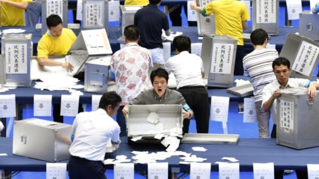 419559_japan_election_36891 af4f603ecdeb4ef8a65f70dd42d556a4 676x435.jpg