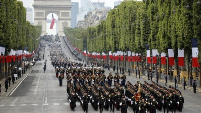 419638_france_bastille_day_13650 a562804af2cb4858a0ec9b72dd9e88c2 676x448.jpg