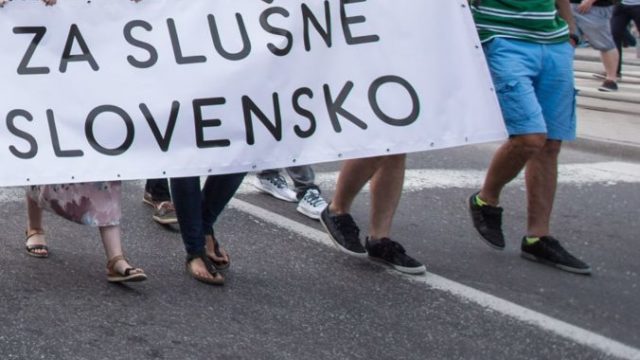 419913_za slusne slovensko 676x449.jpg