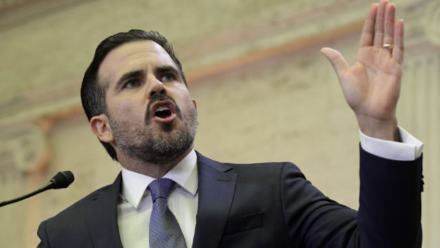 420562_puerto_rico_embattled_governor_59343 be1fb21caa4d4e858981f3e48df887d6 676x455.jpg