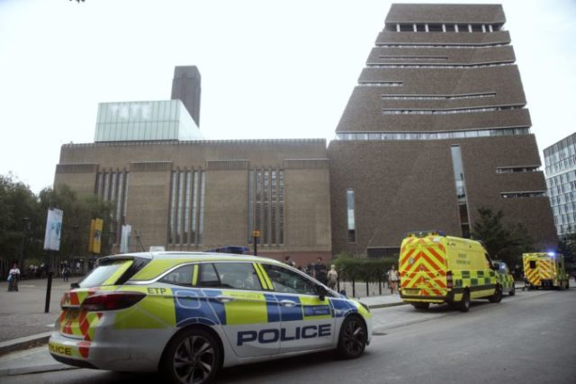 420658_tate modern 676x451.jpg