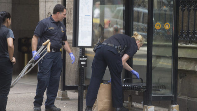 421085_bus_stop_stabbing_pittsburgh_01221 d43341f43a054651bb21c4a054885e2a 676x483.jpg