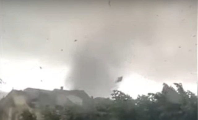 421196_tornado 676x411.jpg
