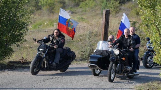 421266_russia_putin_the_biker_08618 1463217f6ed2471bac2446a3cc63ba0d 676x434.jpg