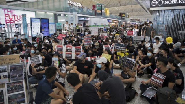 421411_hong_kong_protests_61948 120eca3f0b56473393a69b3ccfe4bf3c 676x451.jpg