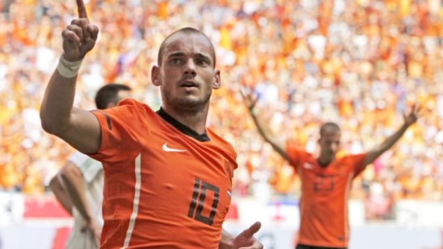 421422_netherlands_sneijder_retires_54173 b99dc9799070453aa7b0b4308dab140e 676x451.jpg