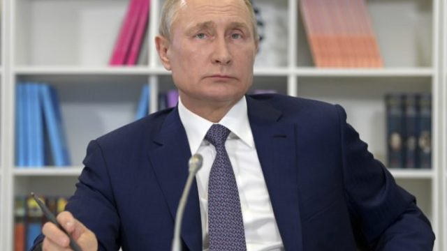 421434_putin 676x482.jpg