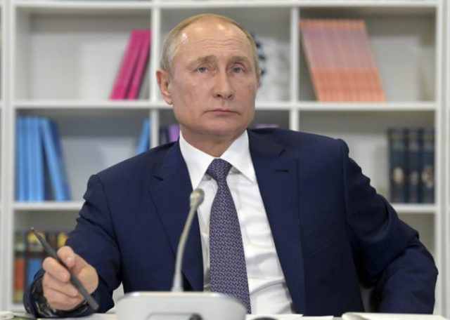421434_putin 676x482.jpg
