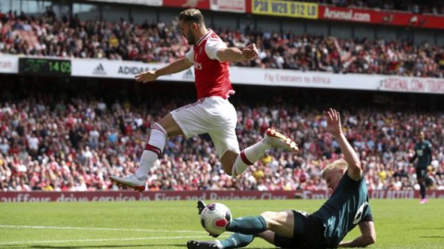 421783_ben mee sead kolasinac 676x414.jpg