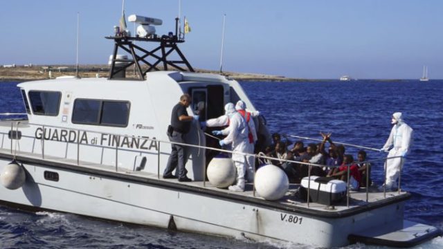 421818_europe_migrants_43412 2e4ec2d77cf6489e88fb78f25f656d41 676x445.jpg
