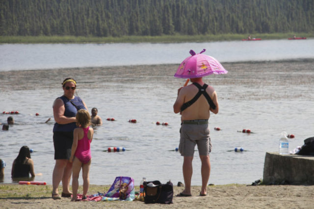 421825_alaska_heat_wave_53036 1ebe97559db7437eac2cfbe207b7c43a 676x451.jpg