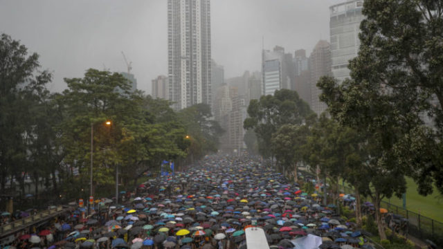 421832_hong_kong_protests_20501 c79d9c78781e46b29b19f231fe960a9f 676x451.jpg