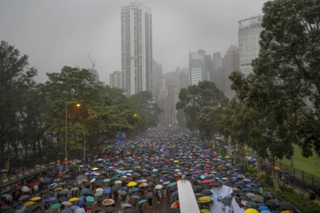 421832_hong_kong_protests_20501 c79d9c78781e46b29b19f231fe960a9f 676x451.jpg