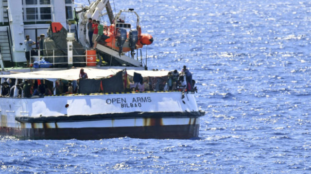422003_migranti 6 676x475.jpg