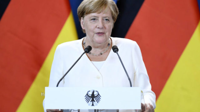 422137_merkelova 1 676x451.jpg