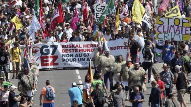 422386_protest 1 676x450.jpg