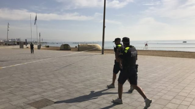 422570_spain_beach_evacuated_32573 815b33eeb3f44c4f921cf3e38c45b45d 676x438.jpg