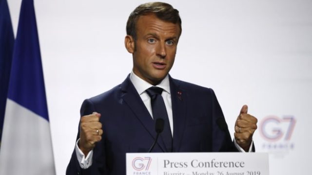 422597_macron 1 676x451.jpg