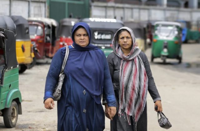 422630_sri_lanka_face_veils_68802 4a28d0d97ab64d6ebbf2d6a88b3835d6 676x444.jpg