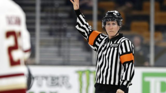 423473_female_officials_hockey_16820 af9e304a8c8a4468af7bd555f2129822 676x451.jpg