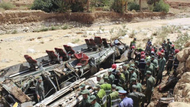 423670_morocco_bus_crash_55802 0aa490a7eaea4672ae18bc922f0d3afd 676x451.jpg