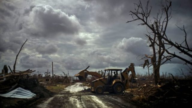 424171_bahamy hurikan dorian 676x451.jpg