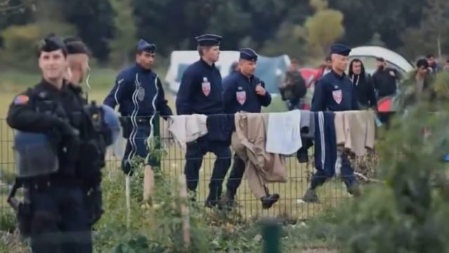 424357_migranti 2 676x483.jpg
