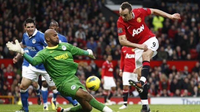 424678_dimitar berbatov manchester united 676x431.jpg