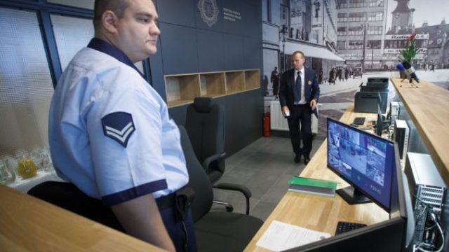 425336_mestska policia bratislava obchodna ulica 676x454.jpg