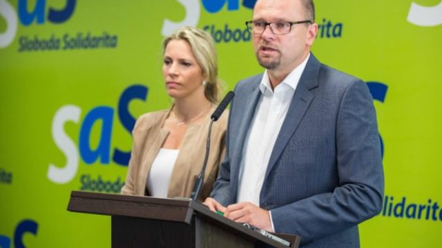 425508_richard sulik jana kissova 676x451.jpg
