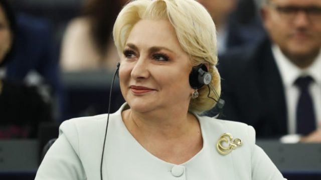 425742_viorica dancila 676x451.jpg