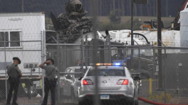 425744_plane_crash_connecticut_69090 53d6dfbe8ecf4b119937e286a602bddc 676x453.jpg