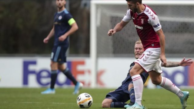 425776_paulinho joeri de kamps sporting braga sk slovan bratislava 676x460.jpg