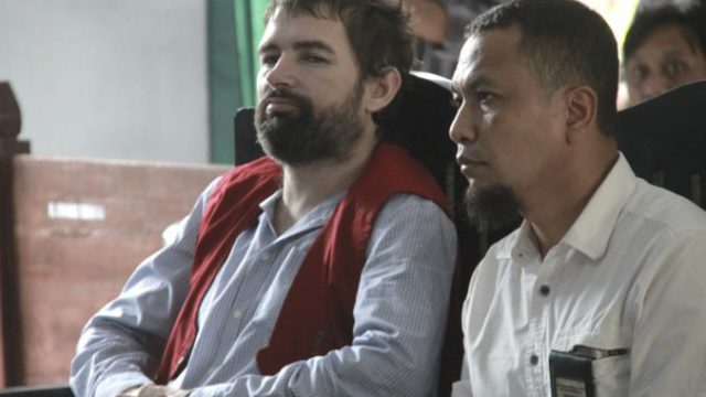 425920_felix 676x472.jpg