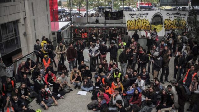 426016_france_climate_protests_89414 029ce19984df47149636de46ced0844b 676x451.jpg