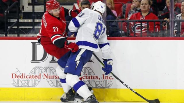 426105_nino niederreiter erik a ernak nhl tampa bay lightning carolina hurricanes 676x451.jpg