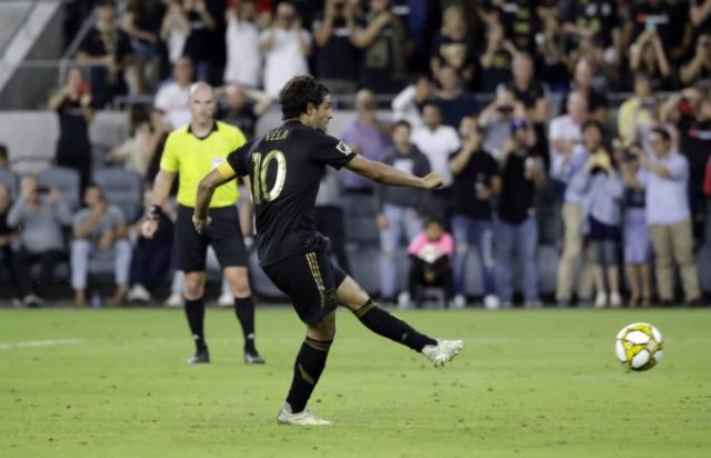 426109_carlos vela fc los angeles major league soccer 676x435.jpg