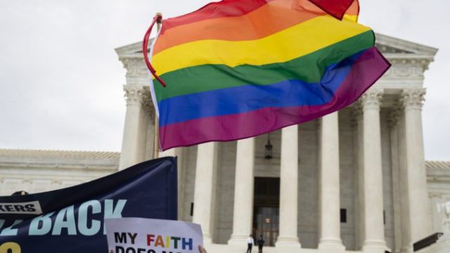 426269_supreme_court_lgbt_rights_90591 d1b3ef1a798a48daaee6840191df3f6f 676x450.jpg