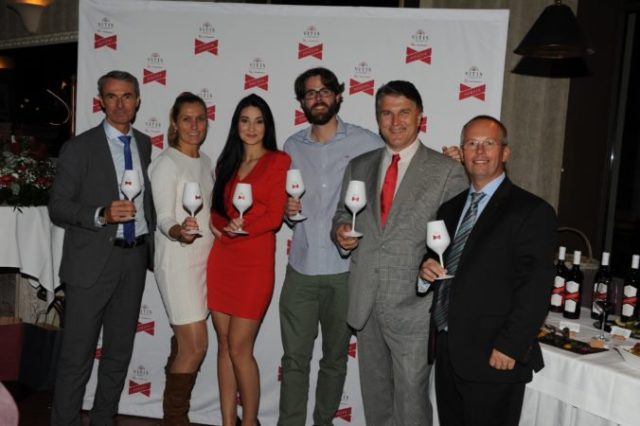 426433_vitis poezia soireem 676x450.jpg