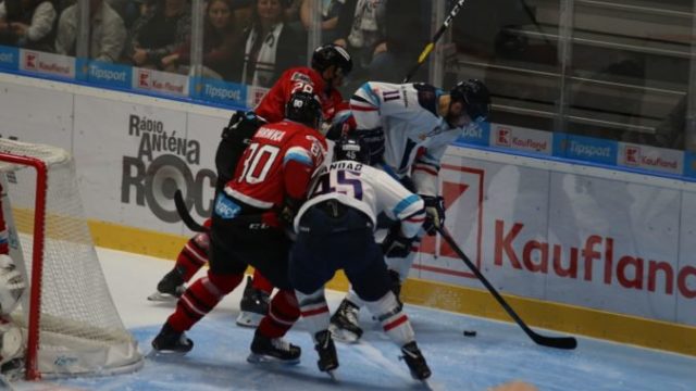 426448_michael vandas hc slovan bratislava tipsport liga 676x451.jpg