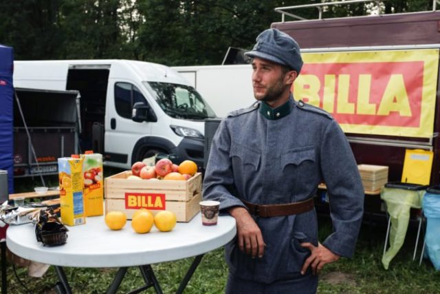 426530_herec pri obcerstveni 676x451.jpg