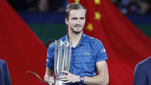 426673_daniil medvedev atp masters 1000 sanghaj finale 676x451.jpg