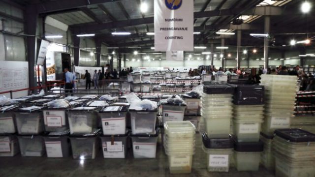 426690_kosovo_election_61166 ff95a66bb8754a6dbc1c9e01cabe2ca6 676x451.jpg