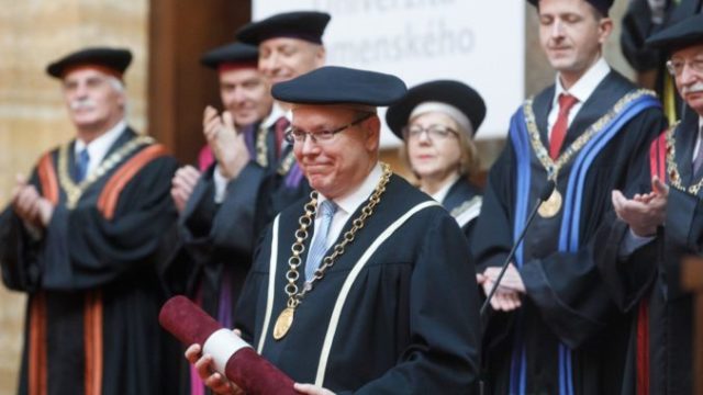 426752_img_0404_copy 676x471.jpg